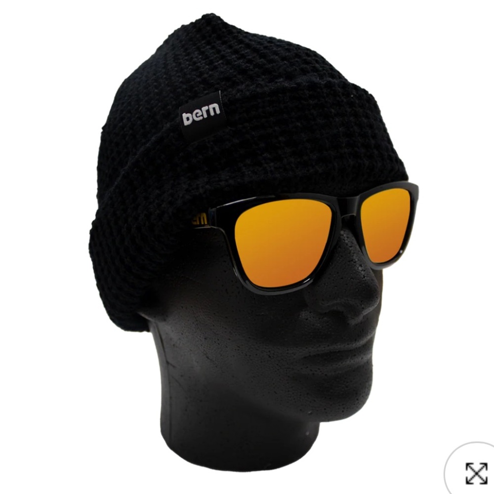 NWT Bern Black Knit Beanie